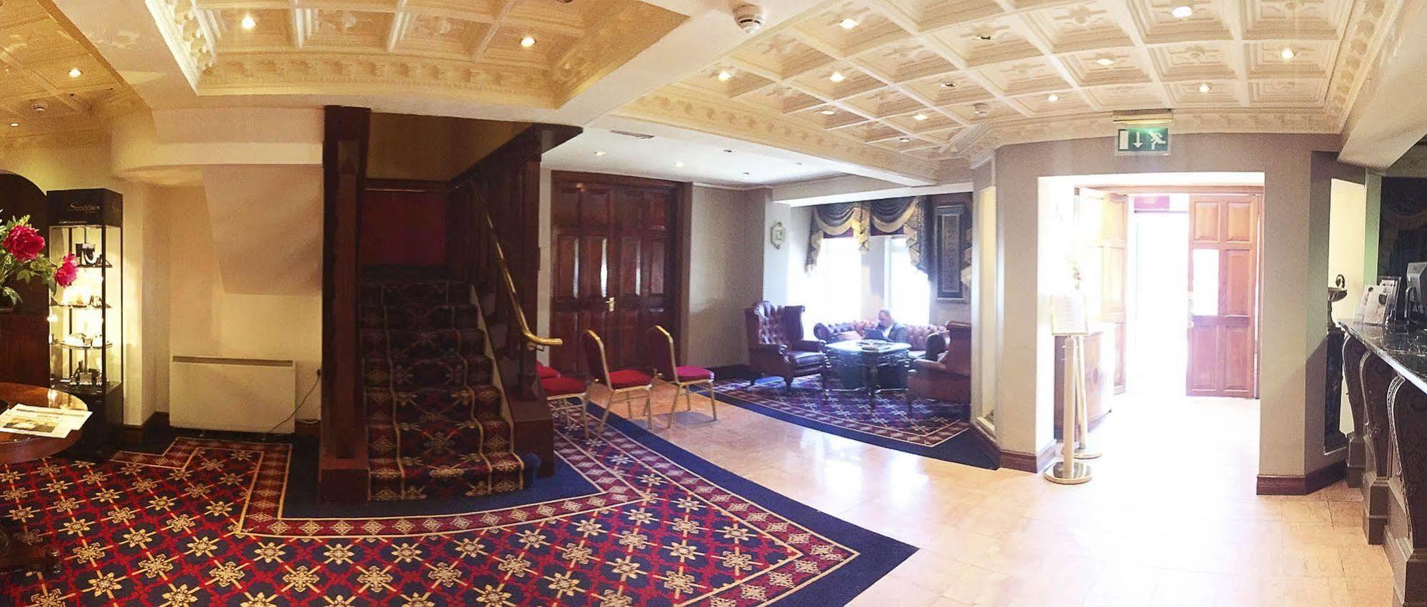 Tf Royal Hotel & Theatre Castlebar Exterior photo